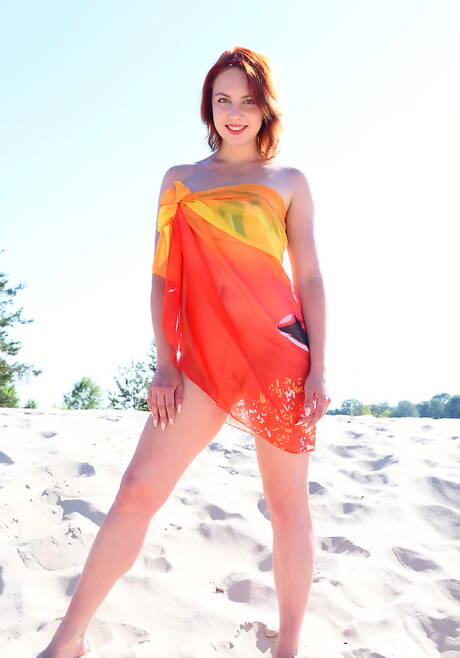 Met Art invite you to explore a free pics with Valery Leche has a nice body