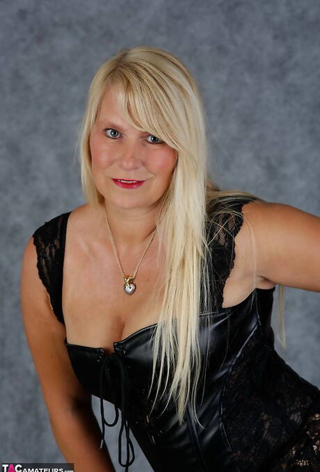 TAC Amateurs invite you to explore a free photos with Sweet Susi xxx gallery 266416