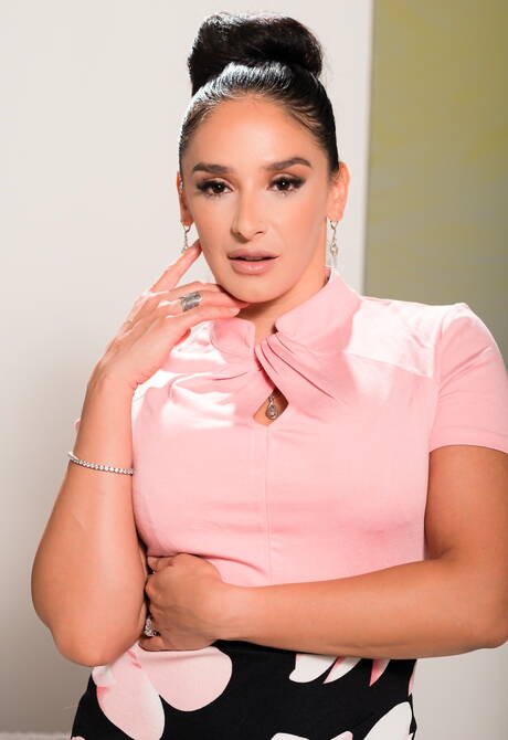 Mommys Girl offers a free pic gallery with Chloe Cherry and Sheena Ryder demonstrating beautiful body