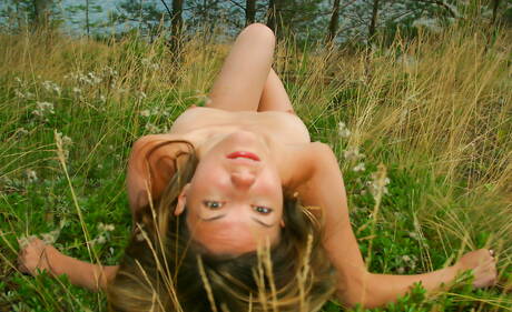 Stunning 18 are excited to present you with a gallery showcasing Kristina unveiling beautiful form